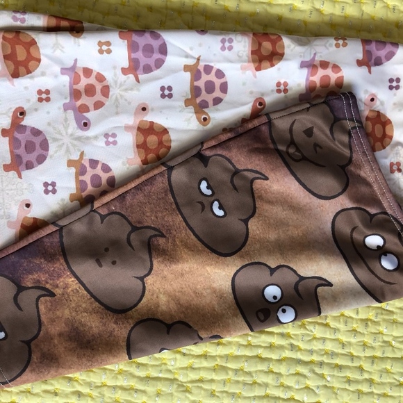 Set of two fun printed bodycon scuba skirts - Picture 4 of 8